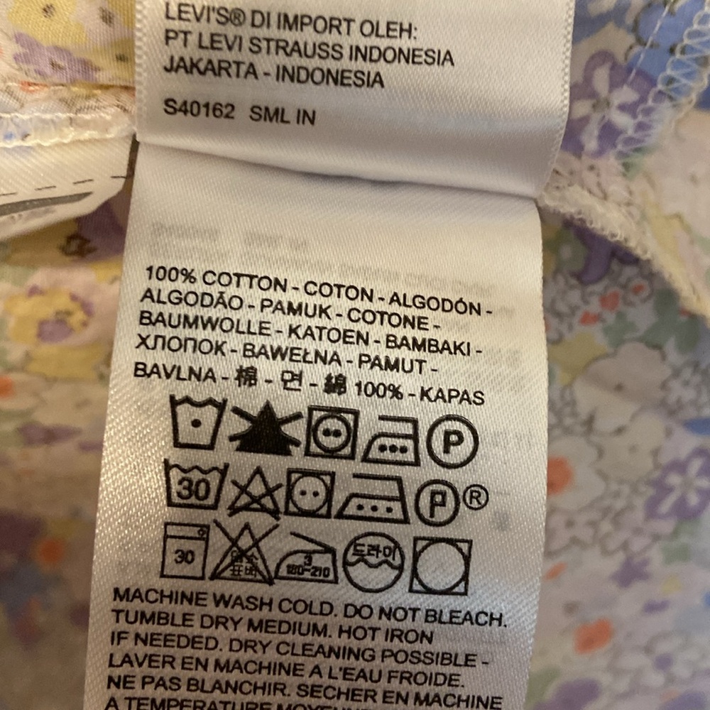 Levi Floral Smocked Dress Medium Brand New - Picture 9 of 12